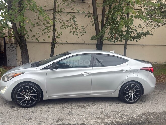 Hyundai Elantra 2015, 283,245 km - 1.8 l - İsmayıllı