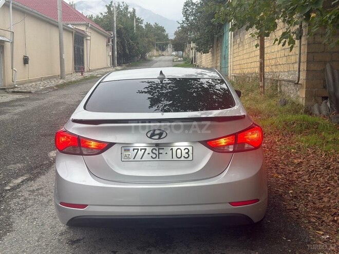 Hyundai Elantra 2015, 283,245 km - 1.8 l - İsmayıllı