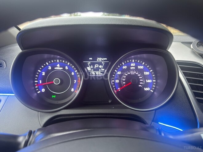 Hyundai Elantra 2015, 283,245 km - 1.8 l - İsmayıllı