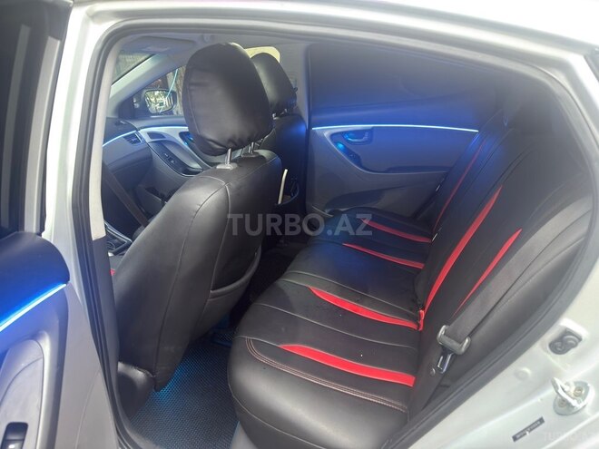 Hyundai Elantra 2015, 283,245 km - 1.8 l - İsmayıllı