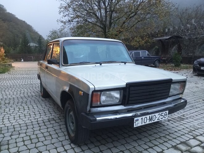 LADA (VAZ) 2107 1992, 300,000 km - 1.6 л - Qax
