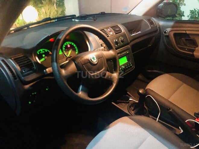 Skoda Fabia 2010, 290,000 km - 1.2 l - Bakı