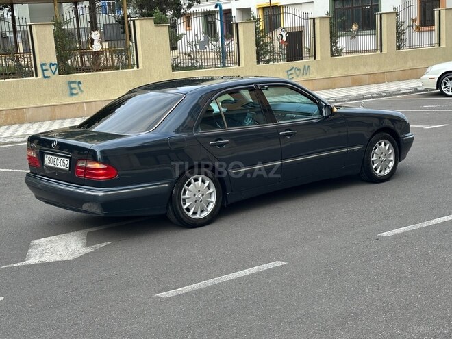 Mercedes E 240 2000, 359,000 km - 2.4 л - Sumqayıt