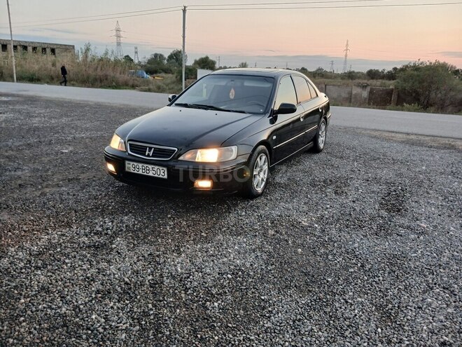 Honda Accord 1999, 220,000 km - 1.8 l - Salyan