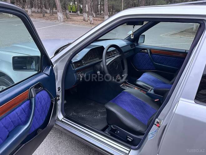 Mercedes E 220 1995, 302,000 km - 2.2 l - Sumqayıt