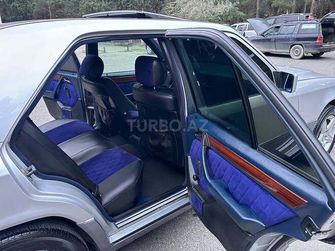 Mercedes E 220 1995, 302,000 km - 2.2 l - Sumqayıt