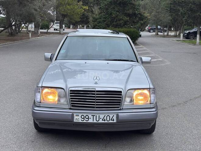 Mercedes E 220 1995, 302,000 km - 2.2 l - Sumqayıt