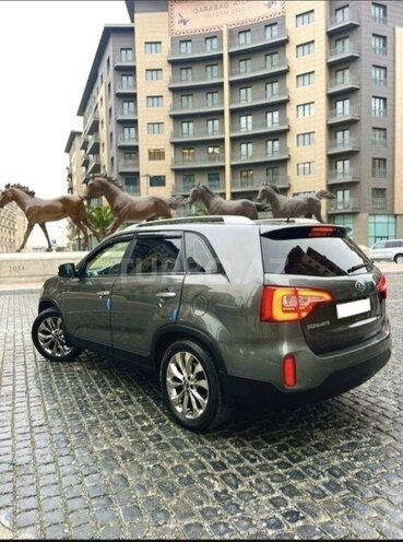 Kia Sorento 2013, 200,002 km - 2.0 l - Salyan
