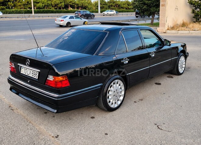 Mercedes 300 D 1988, 230,000 km - 3.0 l - Bakı