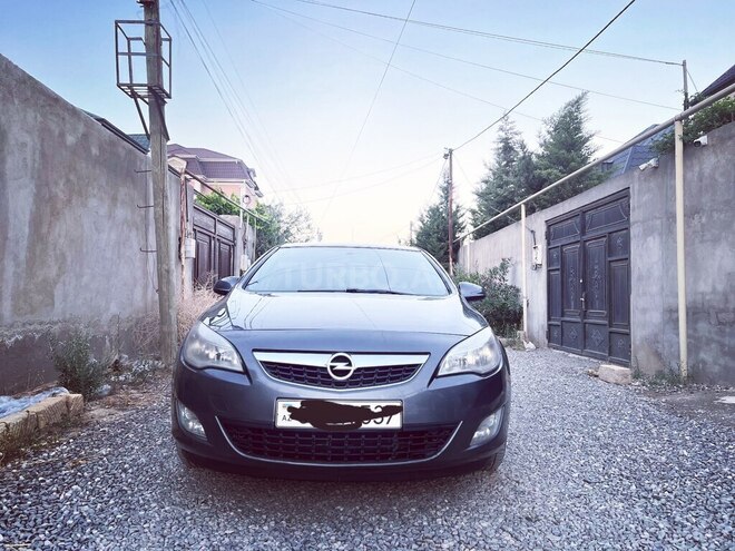 Opel Astra 2010, 180,000 km - 1.4 l - Bakı