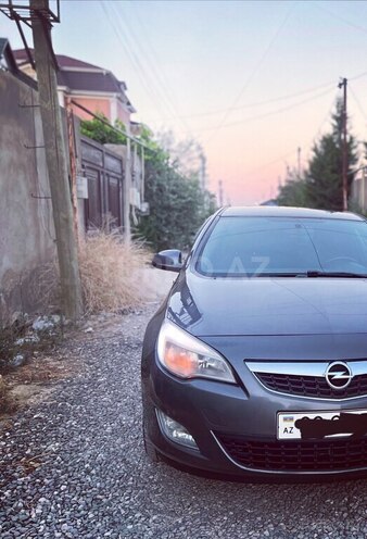 Opel Astra 2010, 180,000 km - 1.4 l - Bakı