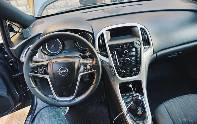 Opel Astra 2010, 180,000 km - 1.4 l - Bakı