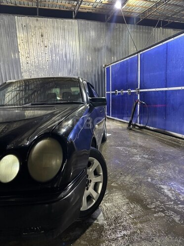 Mercedes E 320 4MATIC 1995, 380,000 km - 3.2 l - Sumqayıt