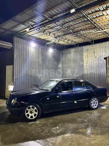 Mercedes E 320 4MATIC 1995, 380,000 km - 3.2 l - Sumqayıt