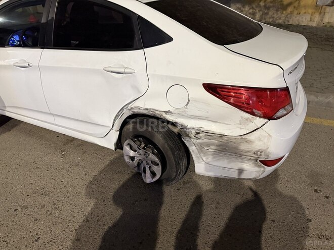 Hyundai Accent 2016, 232,000 km - 1.6 л - Bakı