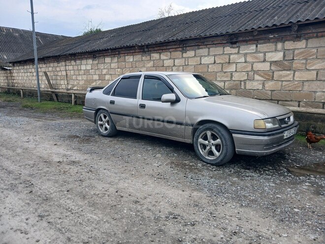 Opel Vectra 1994, 350,000 km - 1.6 l - Zaqatala