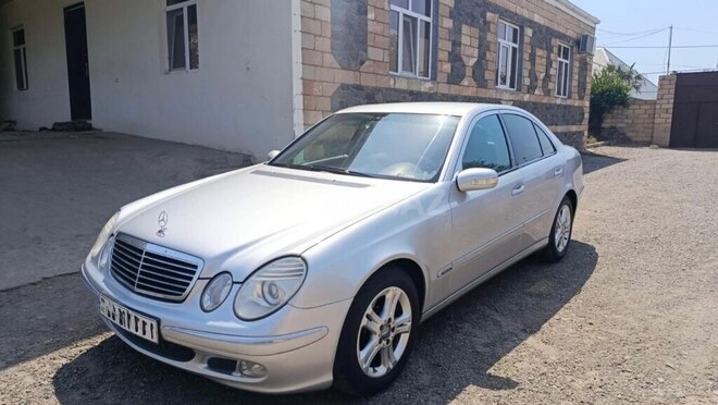 Mercedes E 200 2004, 270,000 km - 1.8 л - Gəncə