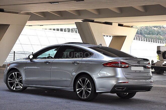Ford Fusion (North America) 2019, 107,000 km - 2.0 л - Bakı