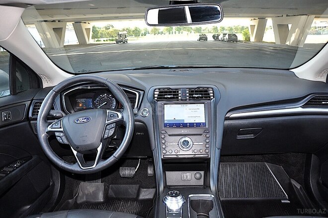 Ford Fusion (North America) 2019, 107,000 km - 2.0 л - Bakı