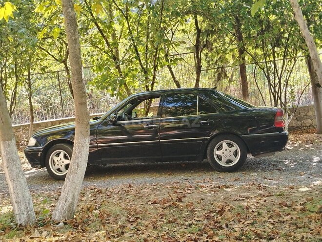 Mercedes C 200 1995, 460,000 km - 2.0 l - İsmayıllı