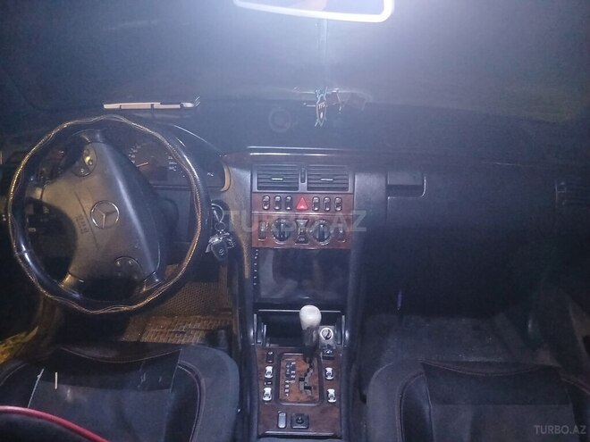 Mercedes E 230 1997, 275,020 km - 2.3 l - Bakı