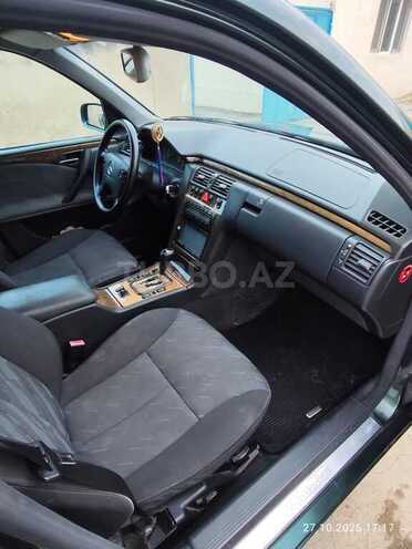 Mercedes E 240 2000, 187,000 km - 2.4 l - Bakı