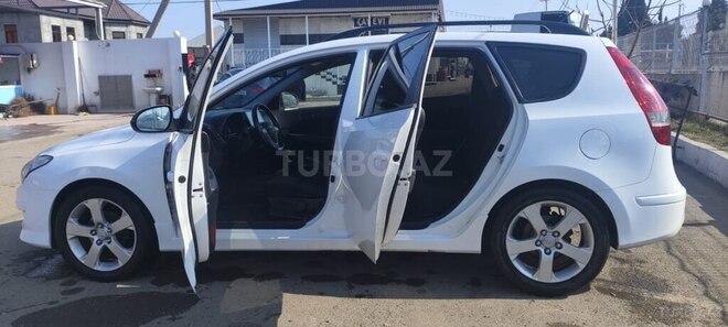 Hyundai i30 2011, 400,000 km - 1.6 л - Şəmkir