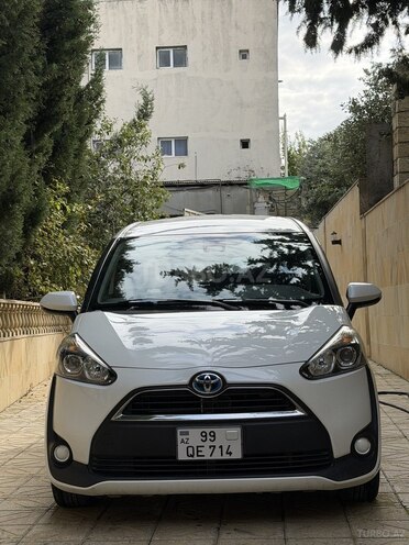Toyota Sienta 2016, 130,000 km - 1.5 l - Bakı