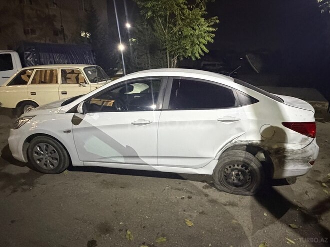 Hyundai Accent 2016, 231,222 km - 1.6 л - Bakı