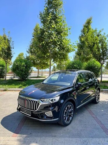Hongqi HS5