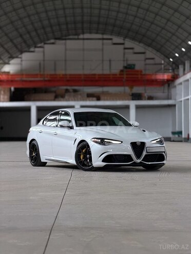 Alfa Romeo Giulia 2017, 86,000 km - 2.9 l - Bakı