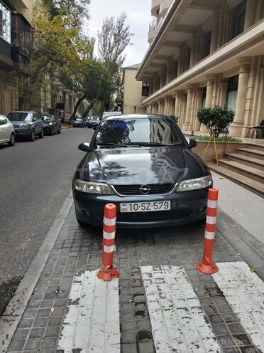 Opel Vectra 1997, 644,000 km - 1.6 л - Bakı