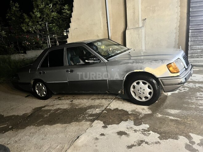 Mercedes 220 E 1994, 709,870 km - 2.2 l - Füzuli