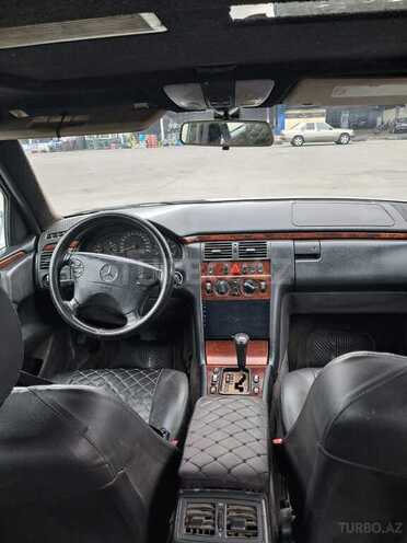 Mercedes E 220 1998, 365,254 km - 2.2 l - Bakı