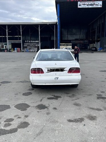 Mercedes E 220 1998, 365,254 km - 2.2 l - Bakı