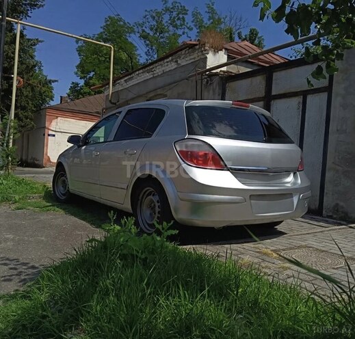 Opel Astra 2007, 271,235 km - 1.4 l - Quba
