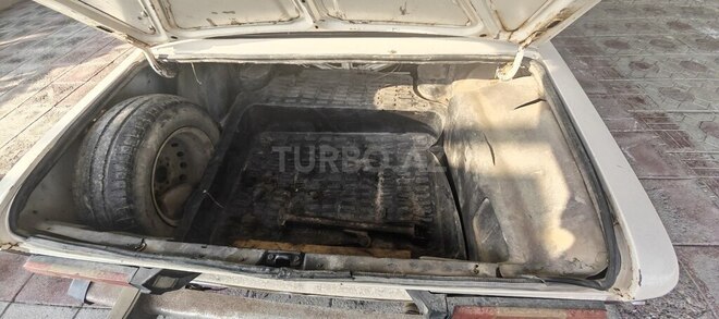 LADA (VAZ) 2106 1979, 80,000 km - 1.5 l - Salyan