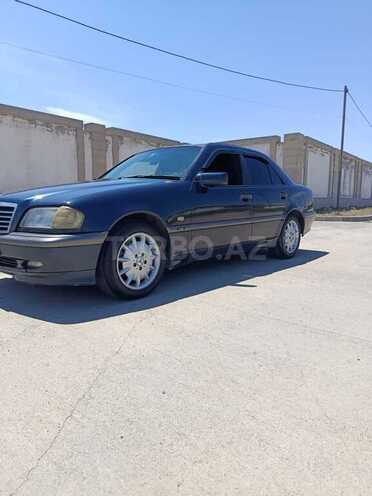 Mercedes C 220 2000, 295,000 km - 2.2 l - Bakı