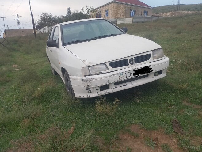Volkswagen Polo 1995, 230,000 km - 1.6 l - Bakı