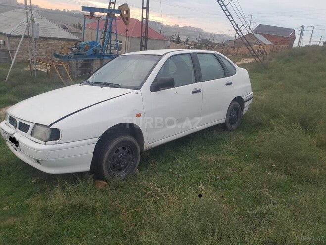 Volkswagen Polo 1995, 230,000 km - 1.6 l - Bakı