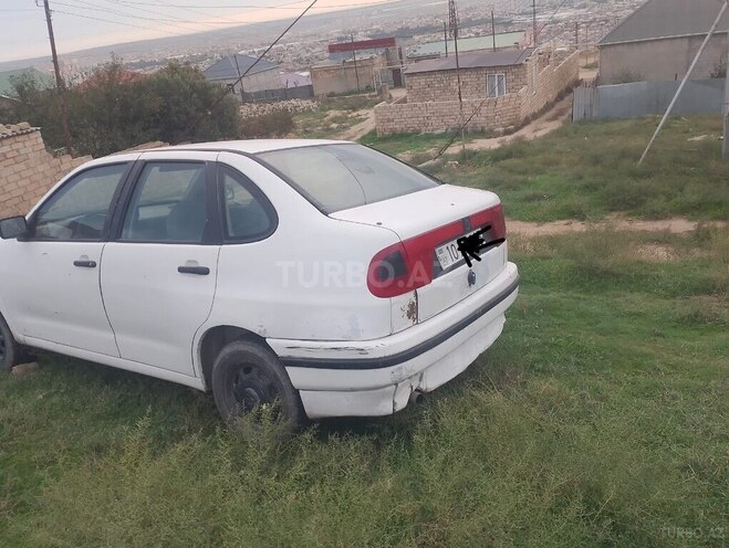 Volkswagen Polo 1995, 230,000 km - 1.6 l - Bakı