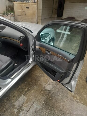 Mercedes E 240 2002, 350,000 km - 2.6 л - Şirvan