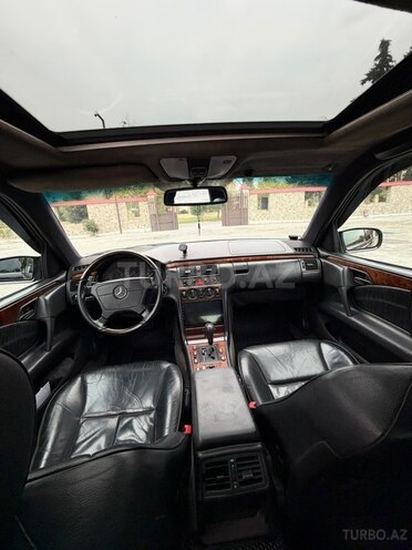 Mercedes E 280 1999, 375,000 km - 2.8 l - Ağsu