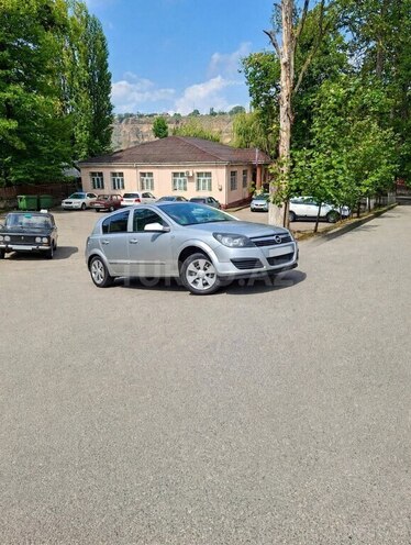 Opel Astra 2007, 271,235 km - 1.4 l - Quba