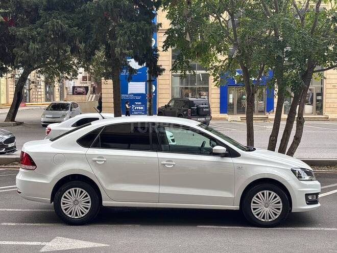 Volkswagen Polo 2018, 145,000 km - 1.6 l - Bakı
