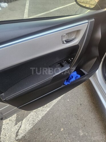 Toyota Corolla 2016, 222,000 km - 1.8 л - Bakı