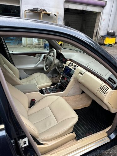 Mercedes E 320 1997, 217,800 km - 3.2 л - Bakı