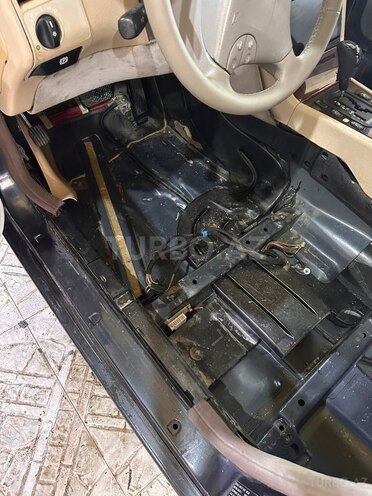 Mercedes E 320 1997, 217,800 km - 3.2 л - Bakı