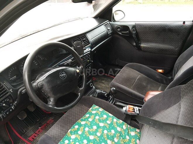 Opel Vectra 1997, 555,222 km - 1.8 l - Tovuz