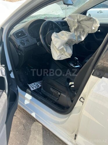 Volkswagen Polo 2017, 120,000 km - 1.6 l - Bakı